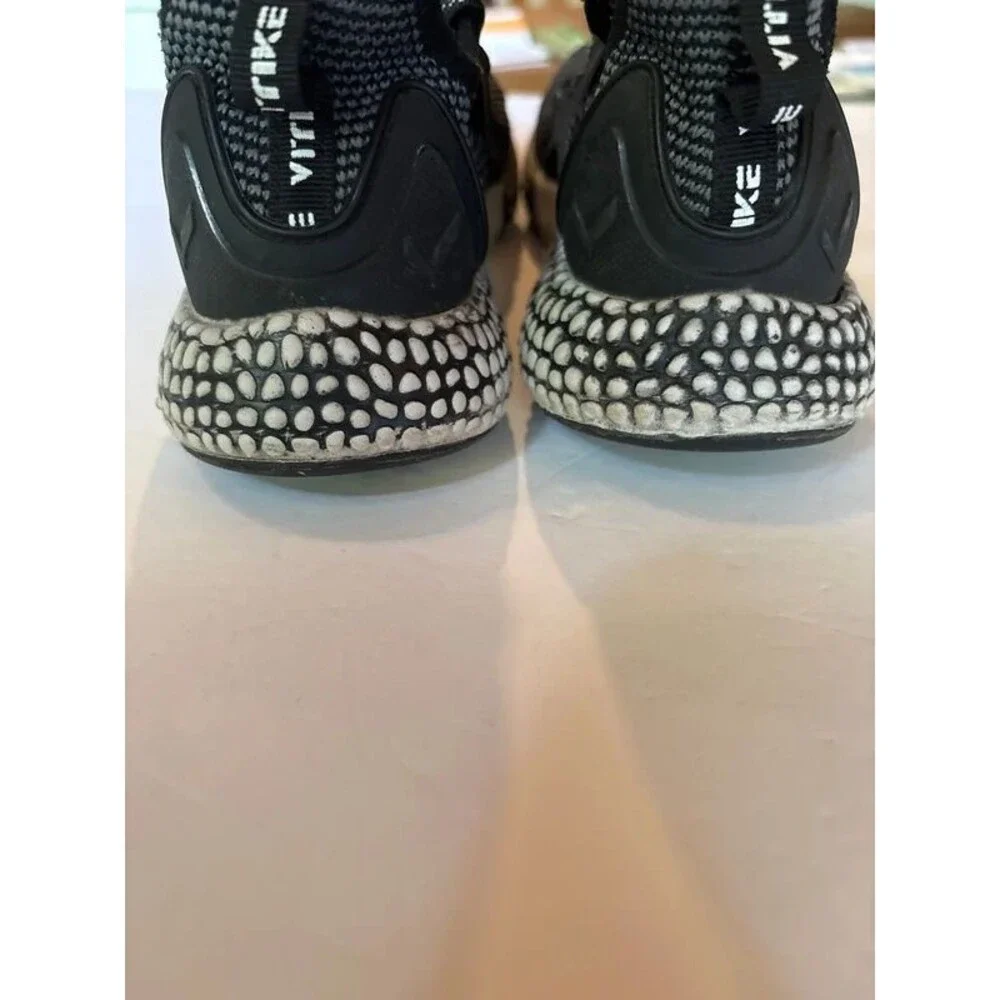 Vitike / Wetike Kids Black Slip On Mesh Sneakers - Size EU 32 (US 1)